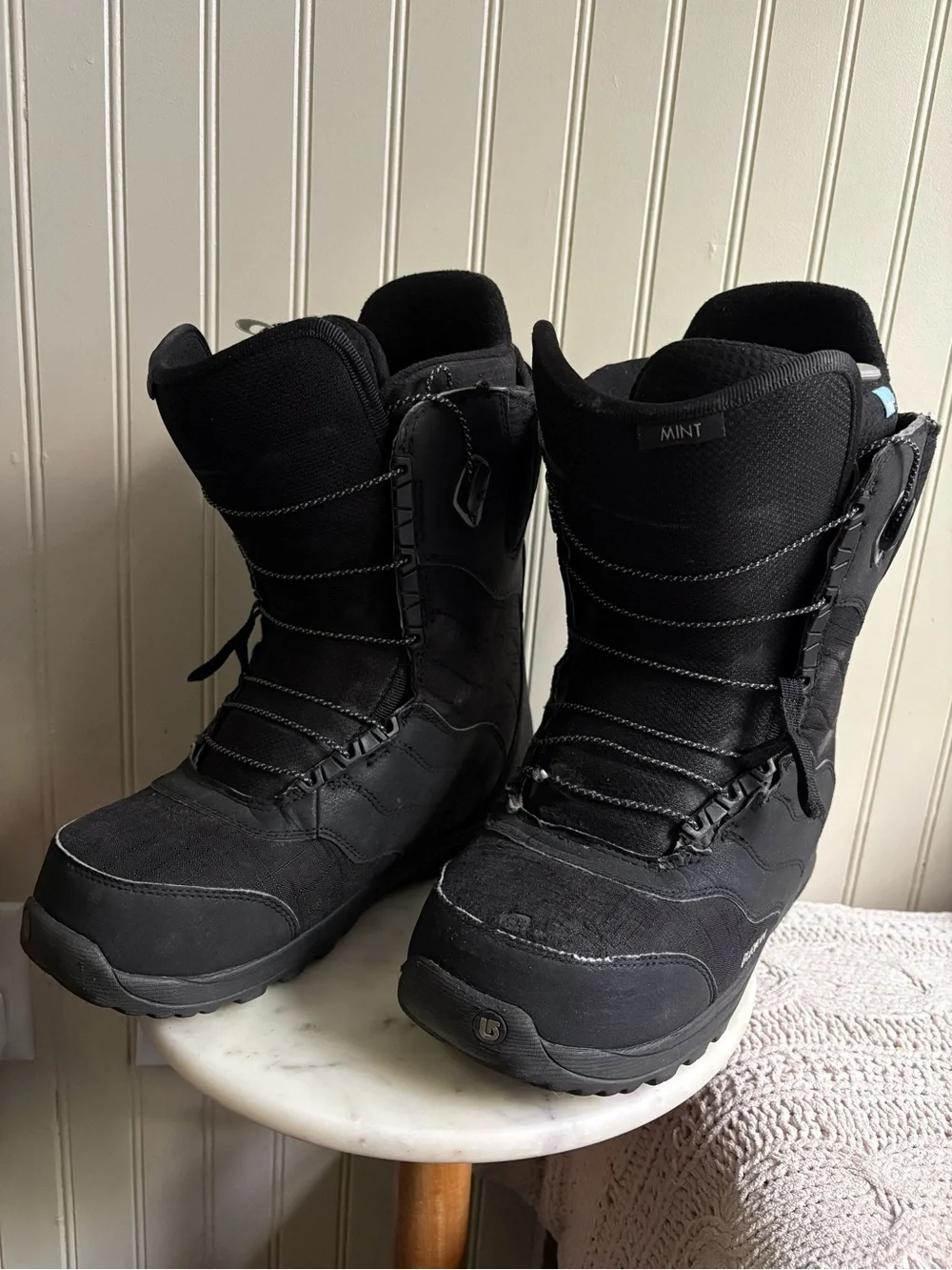 Burton Mint Snowboard Boots Women’s 10 Black Imprint 1 Snow Outdoors Winter Good